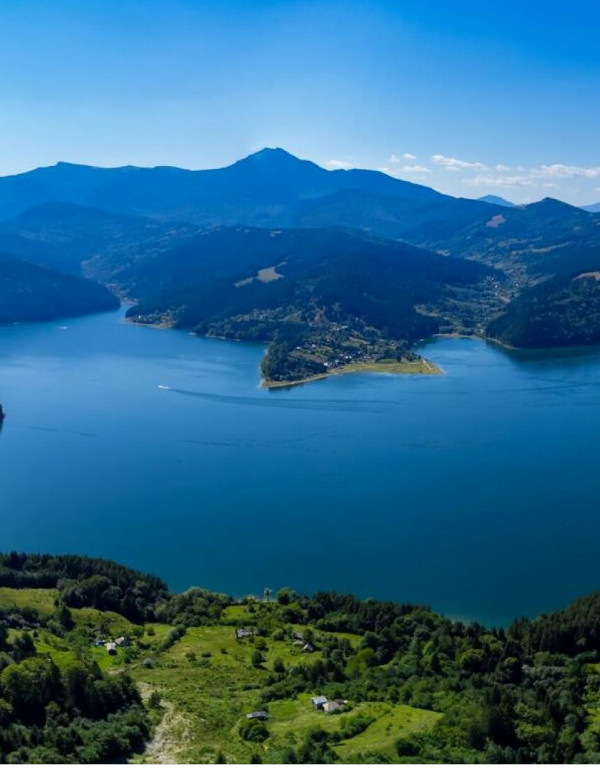 Cazare Lacul Izvorul Muntelui